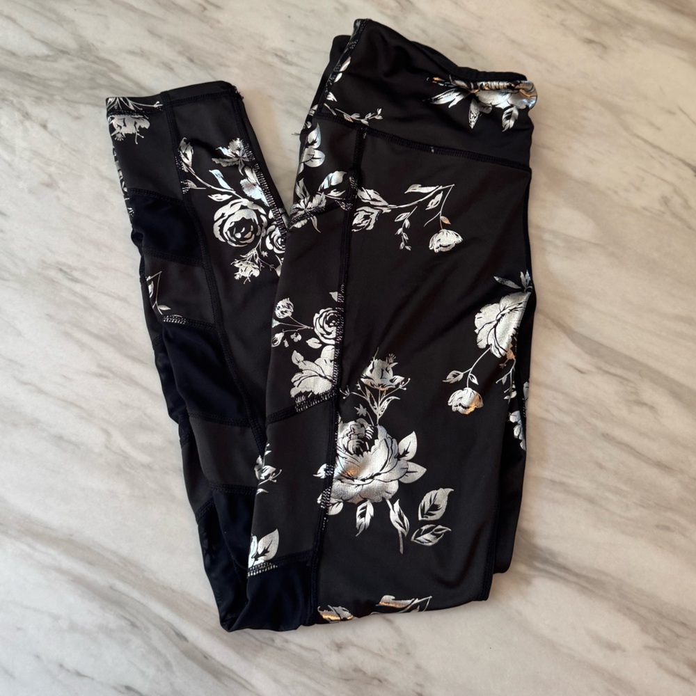 Refuge women’s size Small Medi Excellent condition Worn once